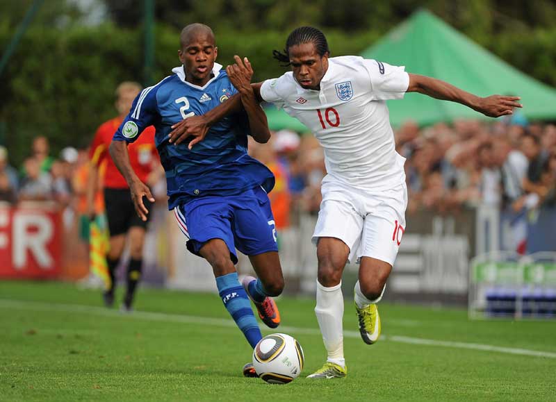 Nathan Delfouneso driving down the left flank.